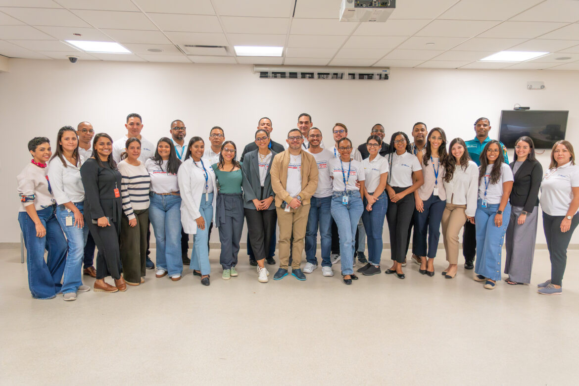 Equipo medico de CEDIMAT y Aeroambulancia durante Taller de manejo prehospitalario y de emergencia ACV 1170x780
